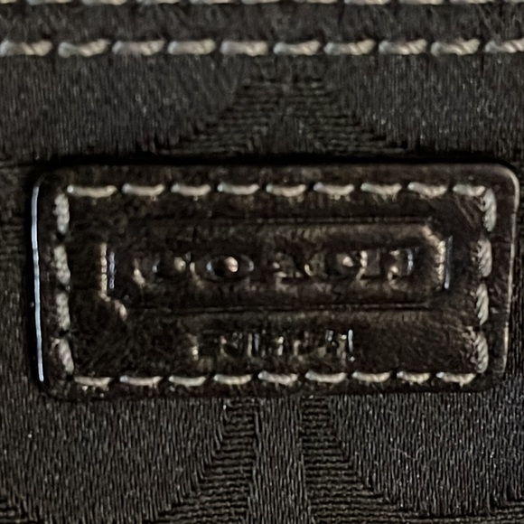 Woman's Wristlet - Picture 5 of 5